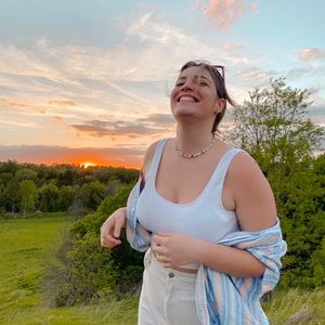 Meet your Posher, Emily